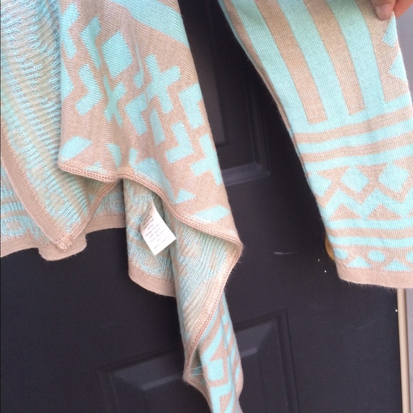 Francesca's Blue Aztec‎ Cardigan - Picture 2 of 4